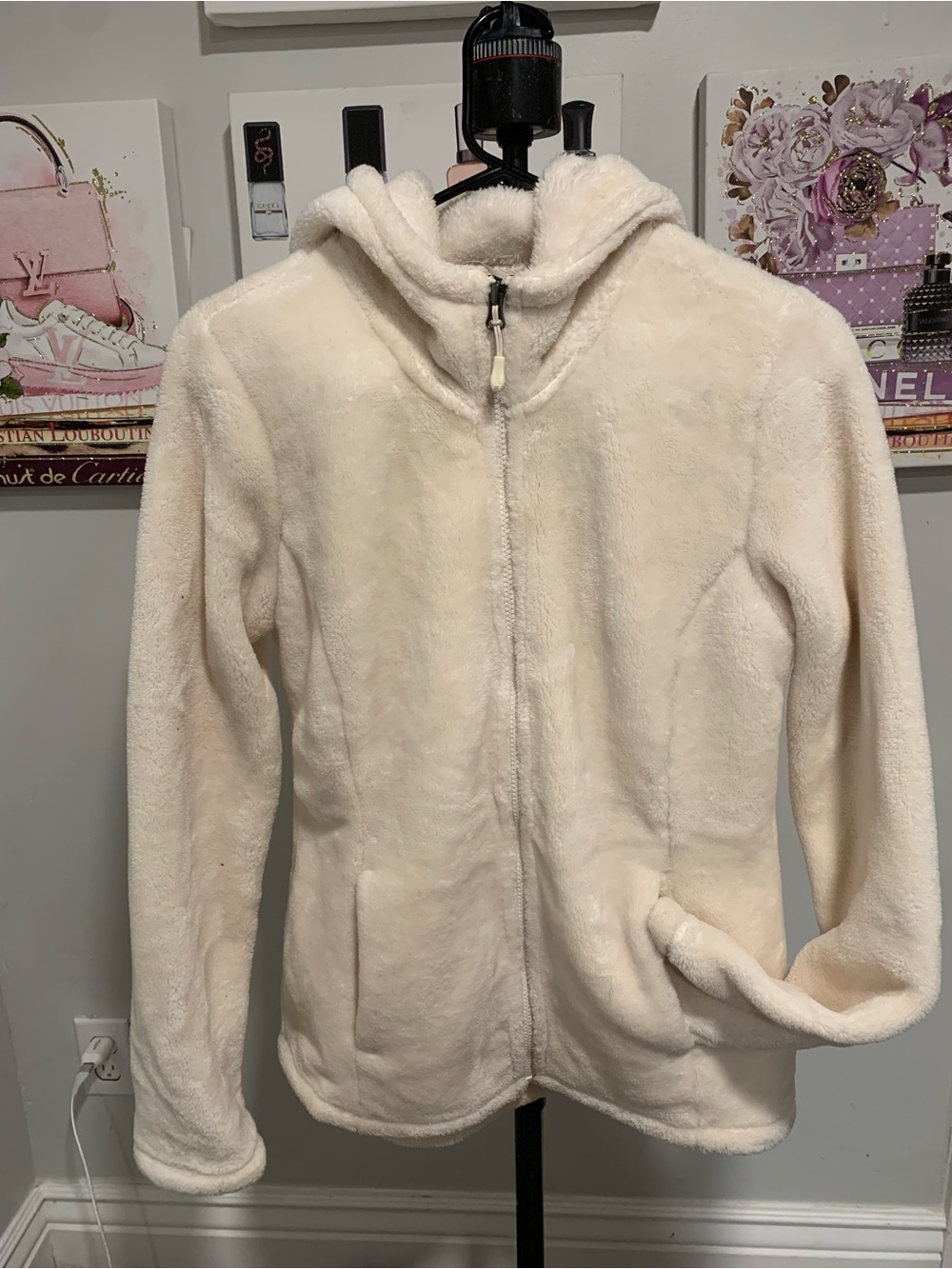 NWOT Cozy Hooded Faux Fur Jacket - SJL037